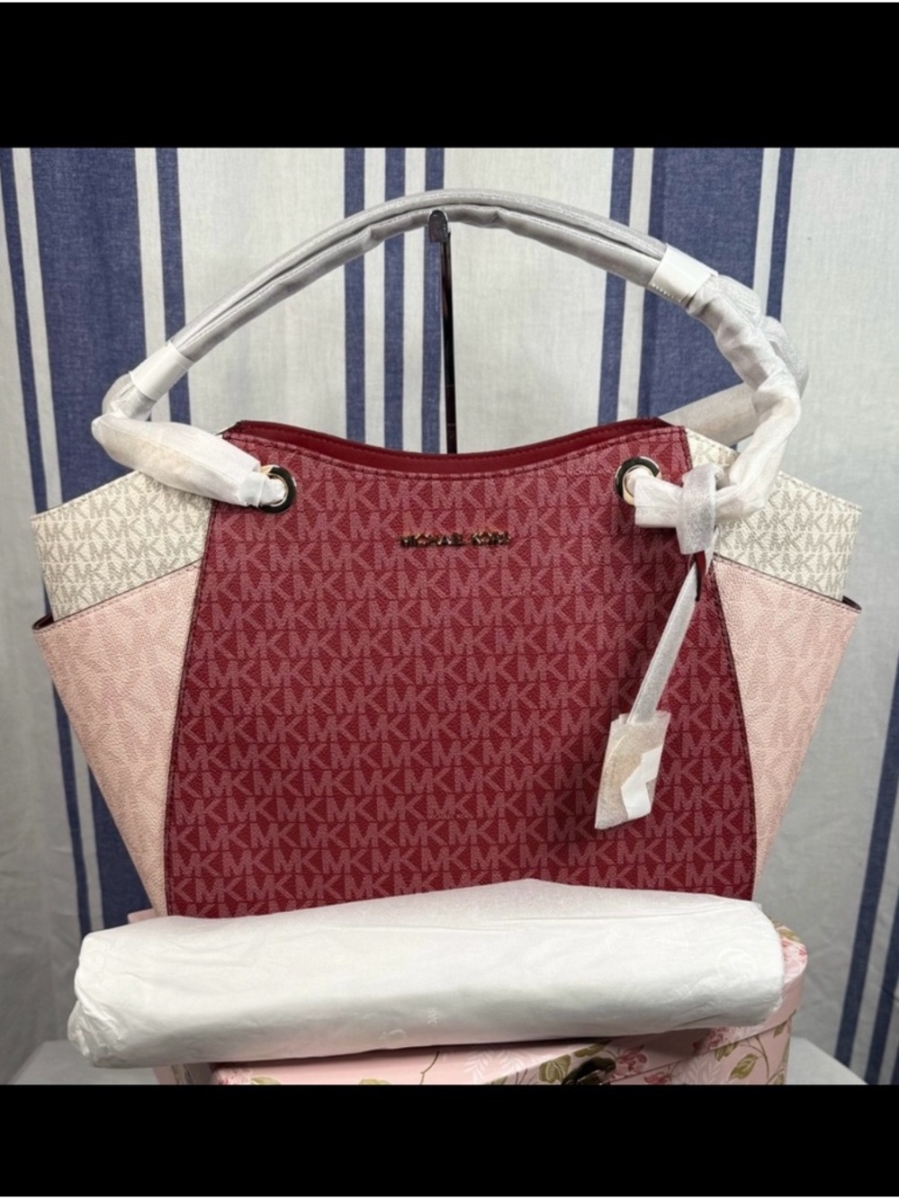 Michael Kors Large Jet Set Color block Signature in Cherry Multi
